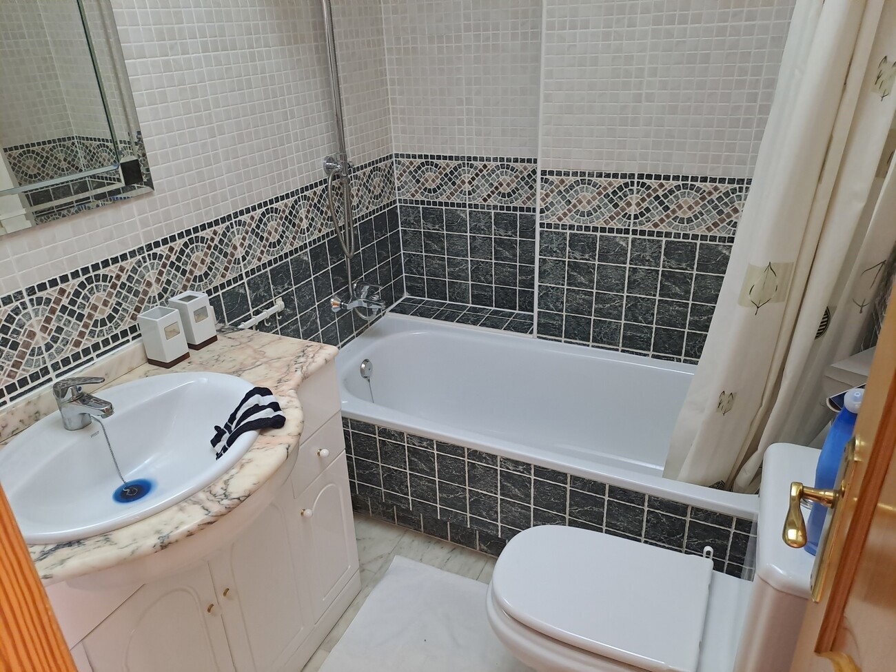 Kitchen in apartment for sale in Guardamar del Segura