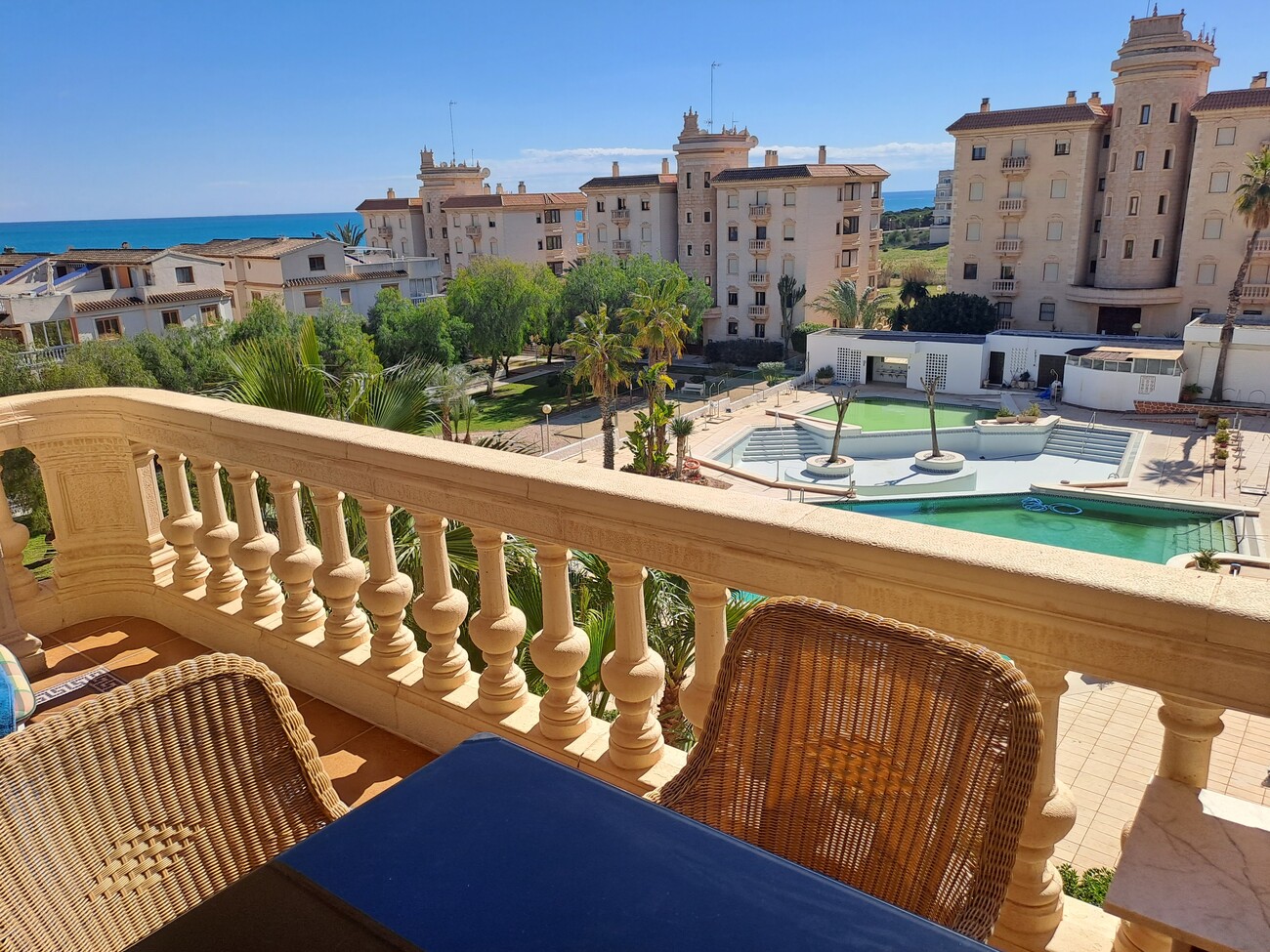 Dining area in apartment for sale in Guardamar del Segura