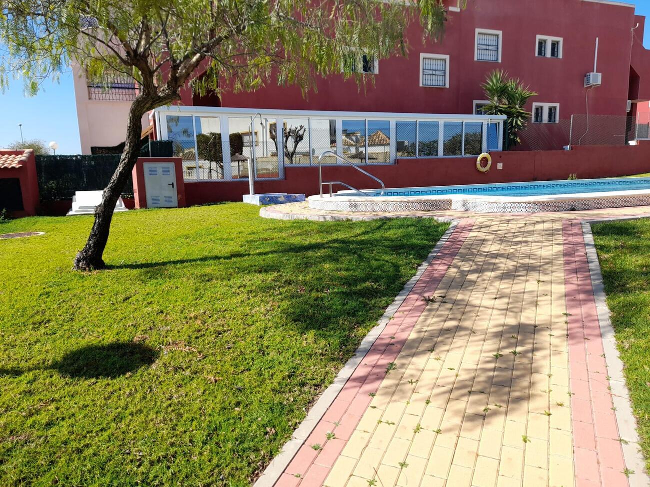 Bedrooms: 2, Bathrooms: 1, Bungalow in Orihuela Costa, Alicante, Spain