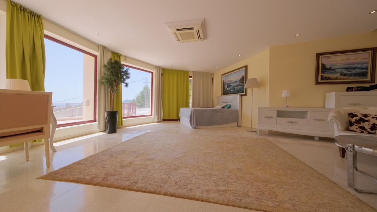 Garden in villa for sale in Callosa D'en Sarria