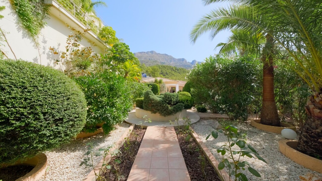 Bathroom in villa for sale in Callosa D'en Sarria