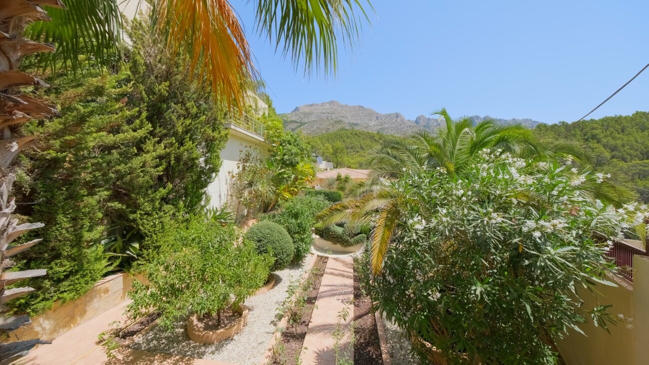 Terrace in villa for sale in Callosa D'en Sarria