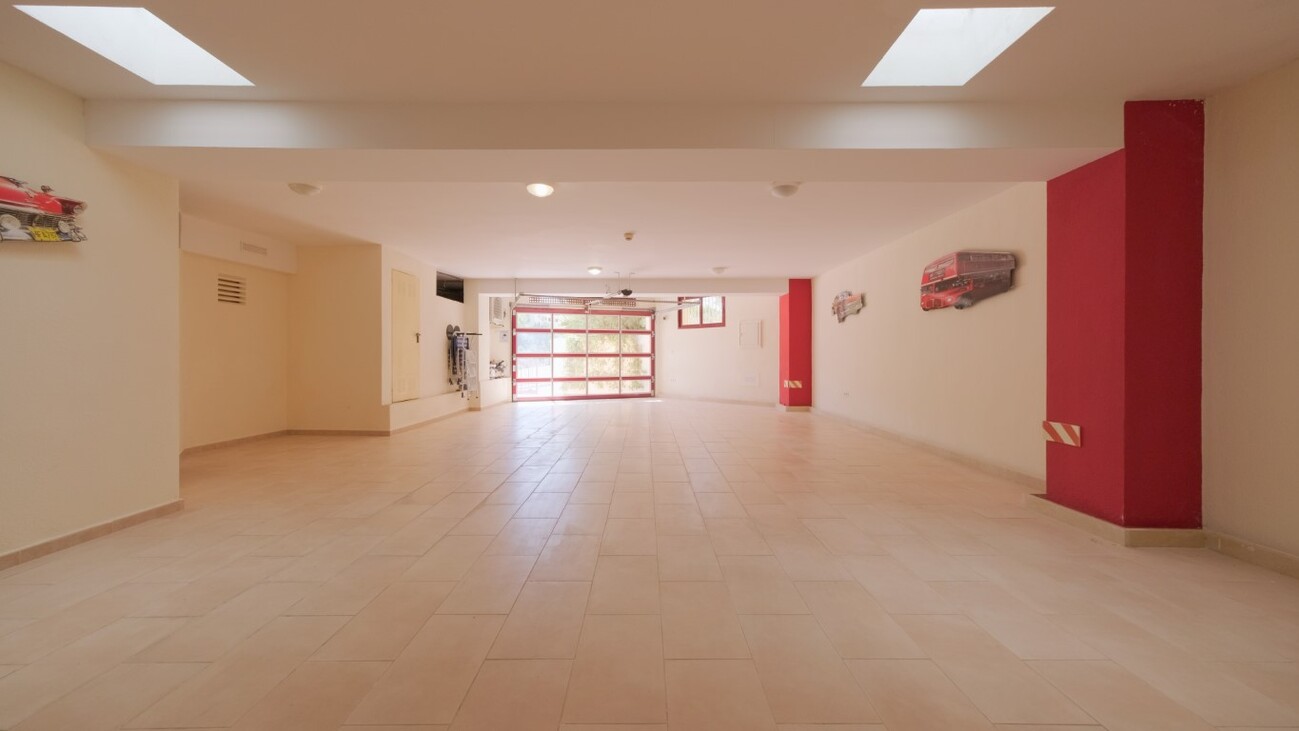 Pool area in villa for sale in Callosa D'en Sarria