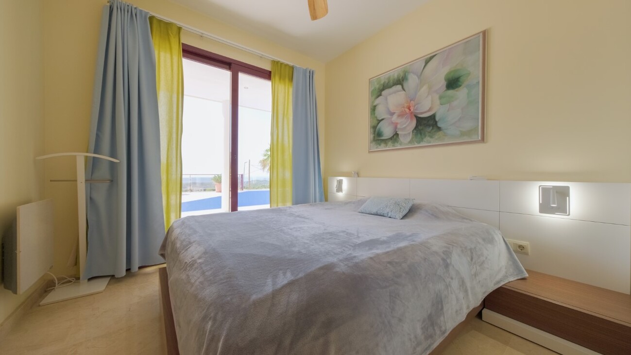 Master bedroom in villa for sale in Callosa D'en Sarria