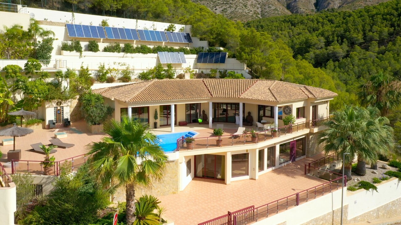 Bedroom in villa for sale in Callosa D'en Sarria