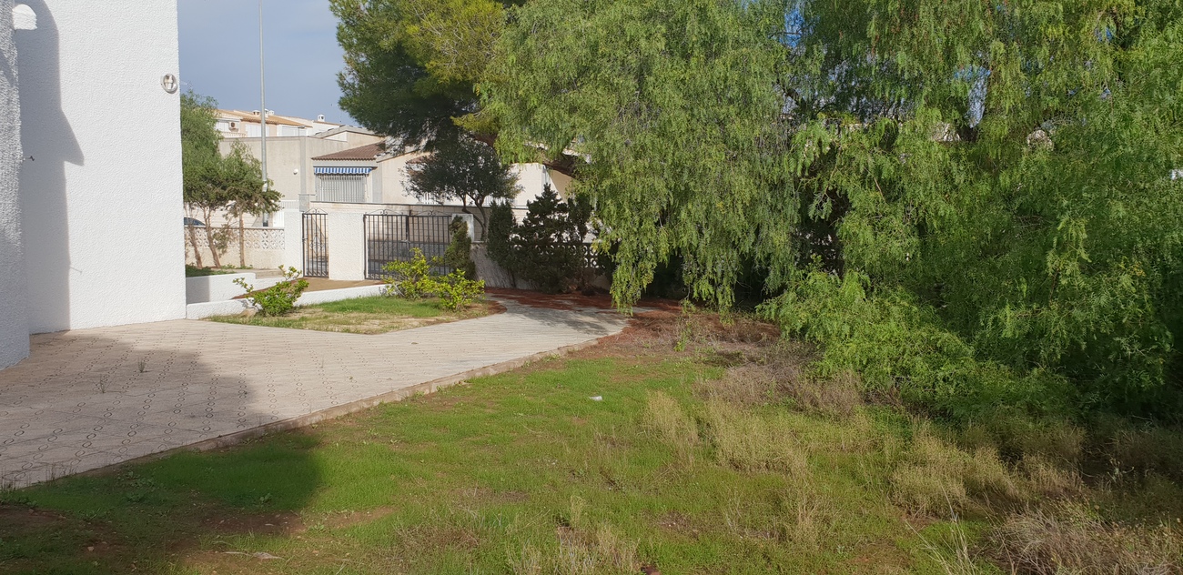 Bedroom in villa for sale in La Zenia