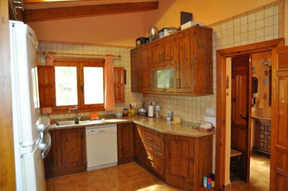 Kitchen in finca for sale in Torremanzanas