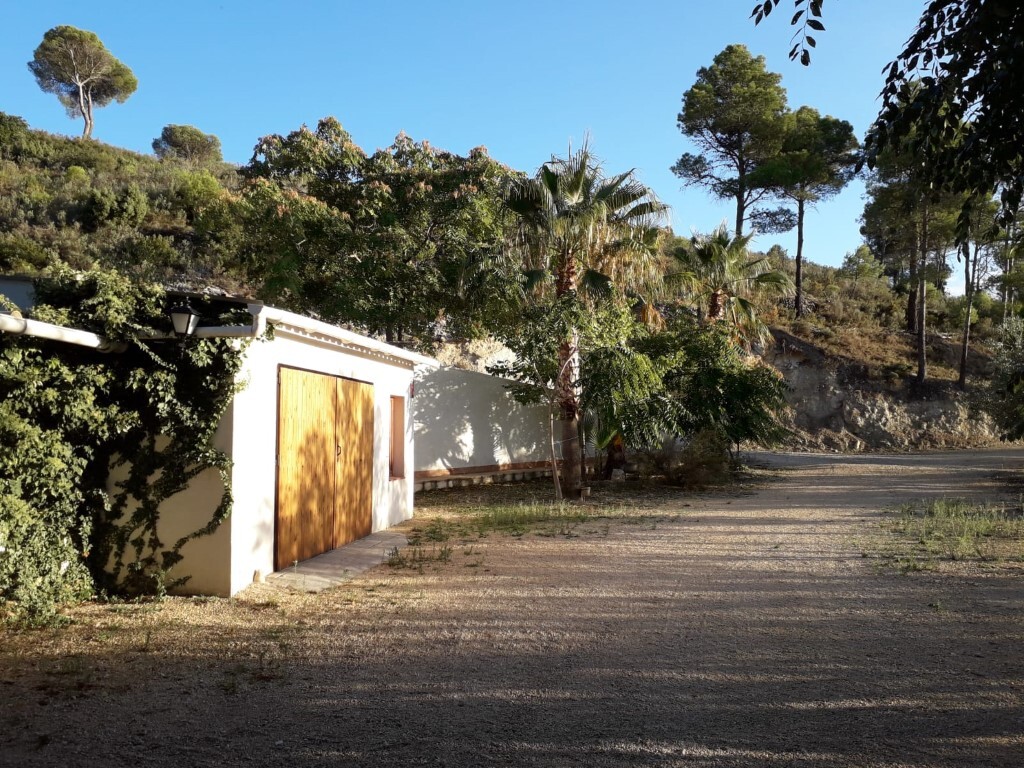 Terrace in finca for sale in Torremanzanas