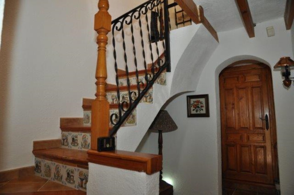 Bedrooms: 5, Bathrooms: 3, Finca in Torremanzanas, Alicante, Spain