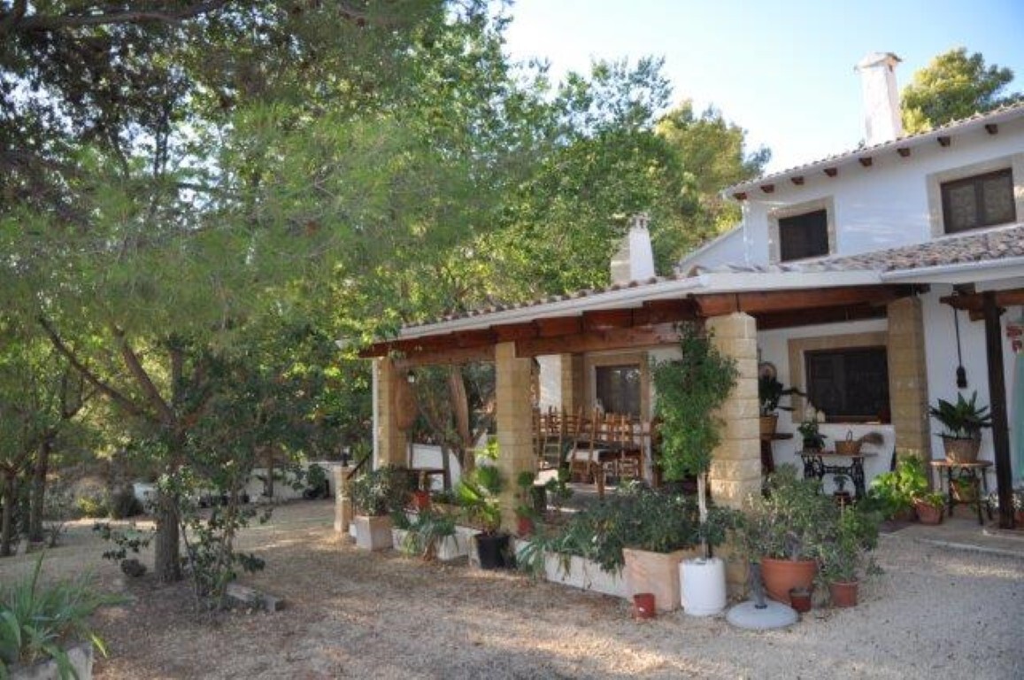 Pool area in finca for sale in Torremanzanas