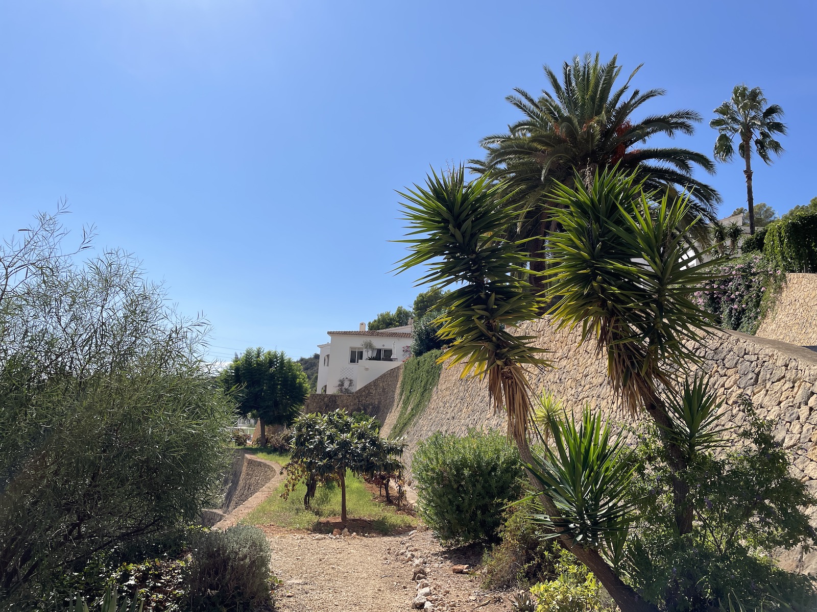 Master bedroom in villa for sale in Calpe