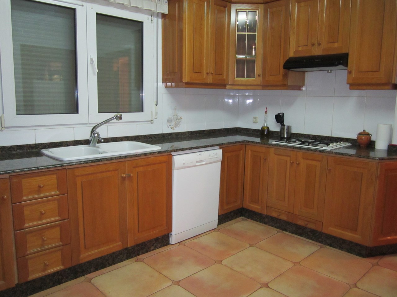 Kitchen in villa for sale in Yecla