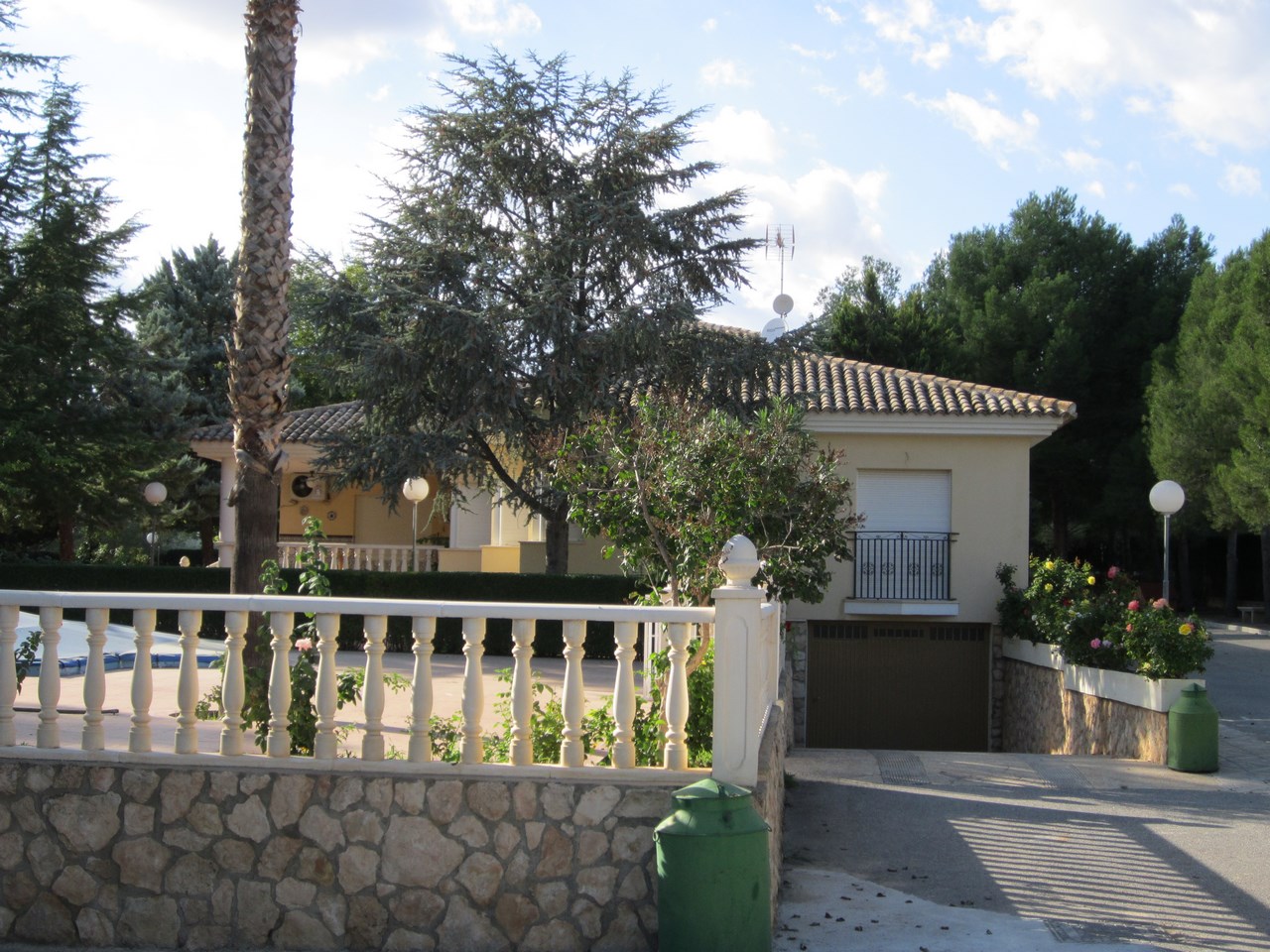 Bedroom in villa for sale in Yecla