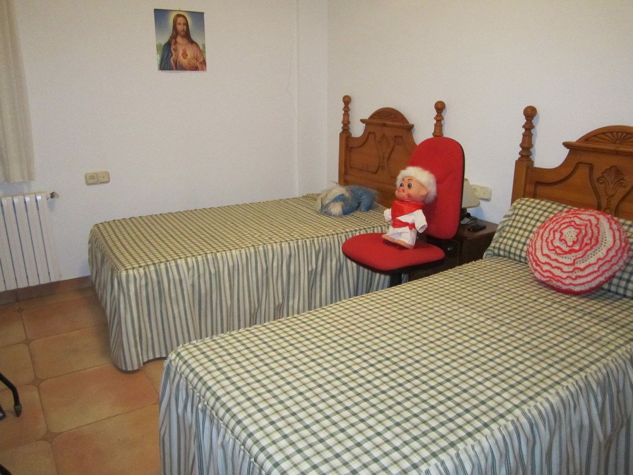 Bedroom in villa for sale in Yecla