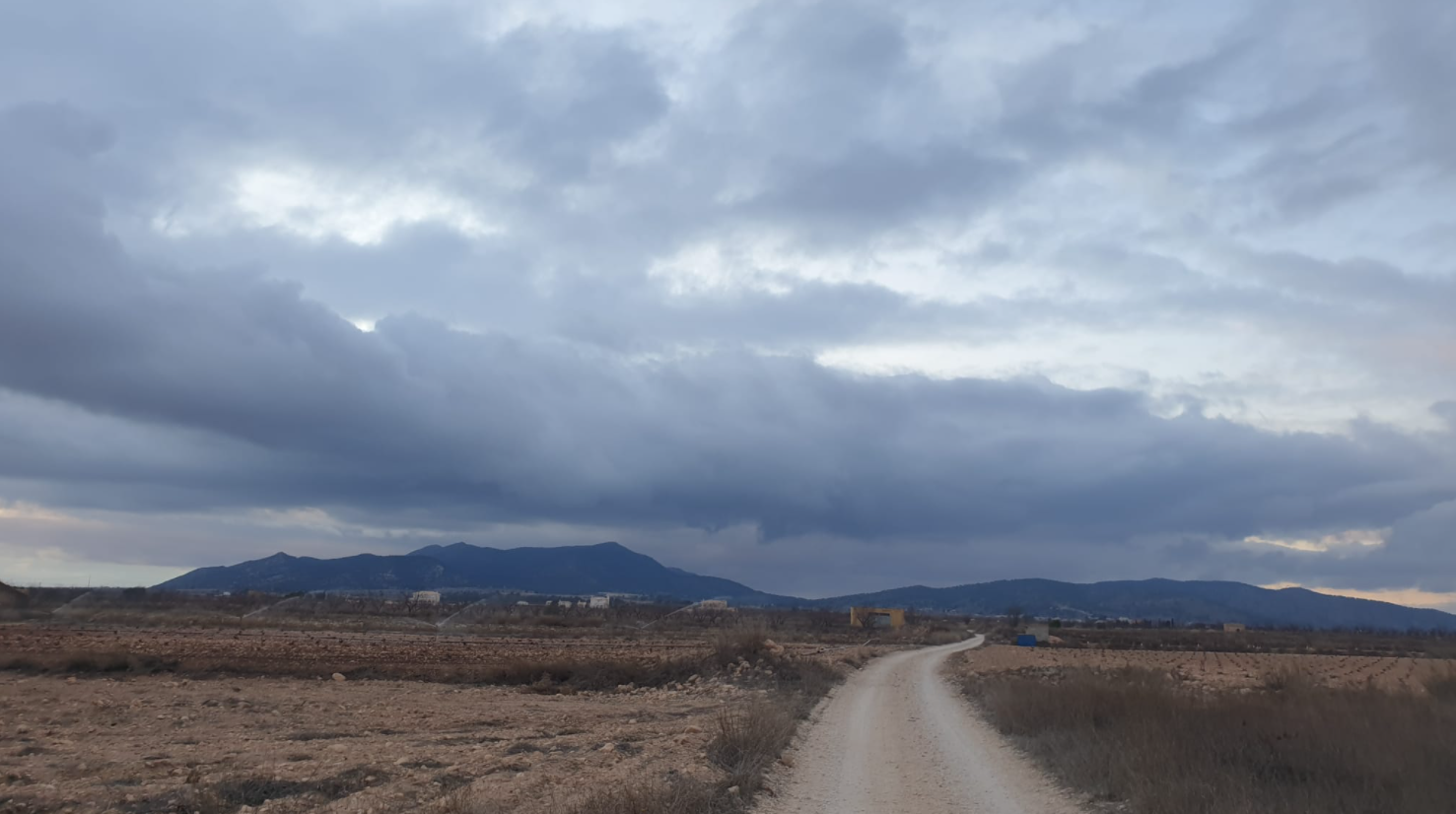 This building plot of 25,200 m² is located in Pinoso, Alicante