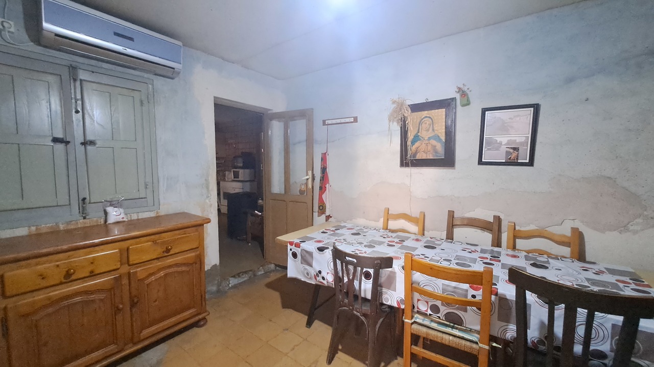 Pool area in villa for sale in Los Montesinos