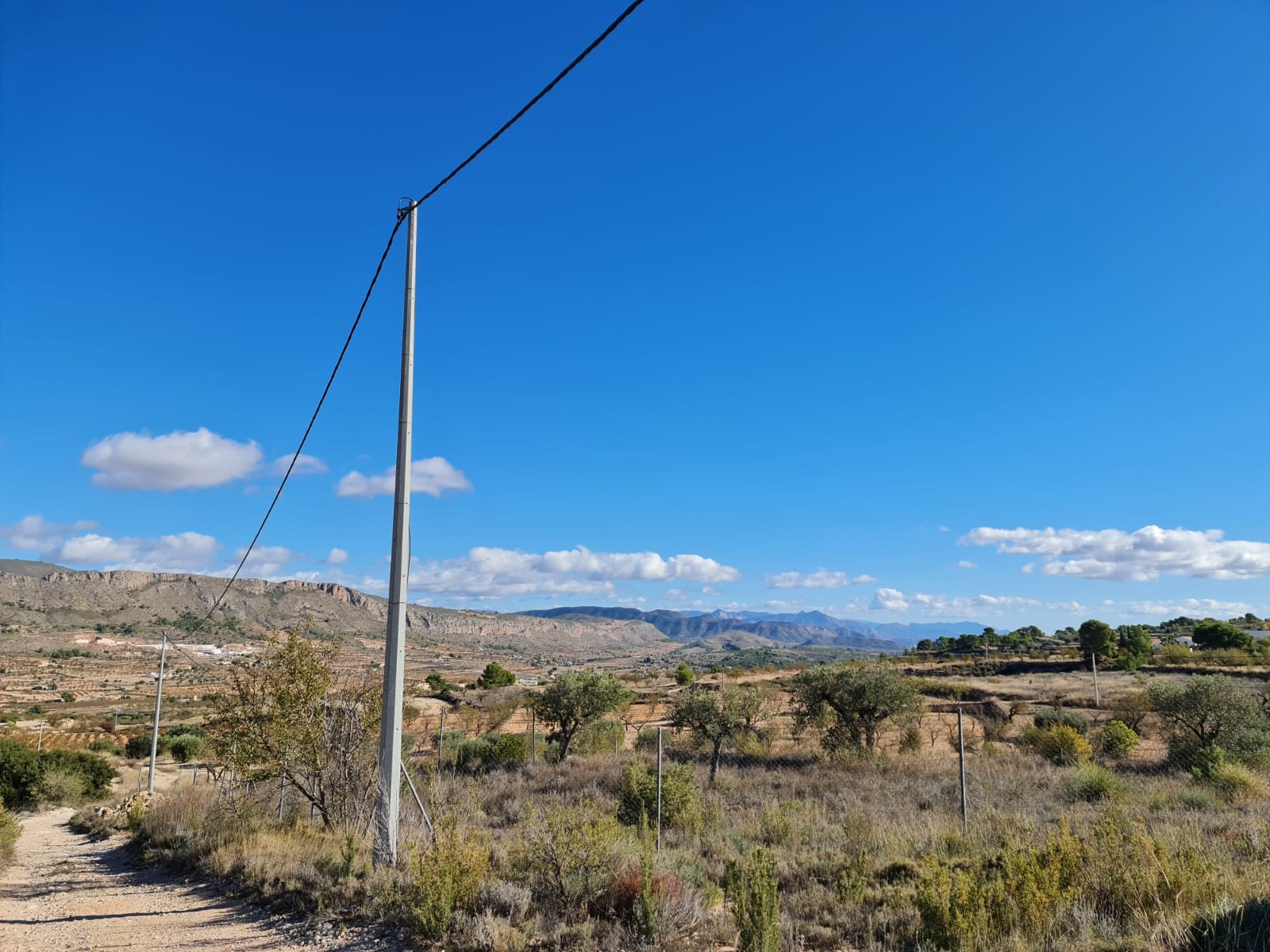 Discover the potential of this exceptional plot of land spanning 10,279m2, offering a canvas for you