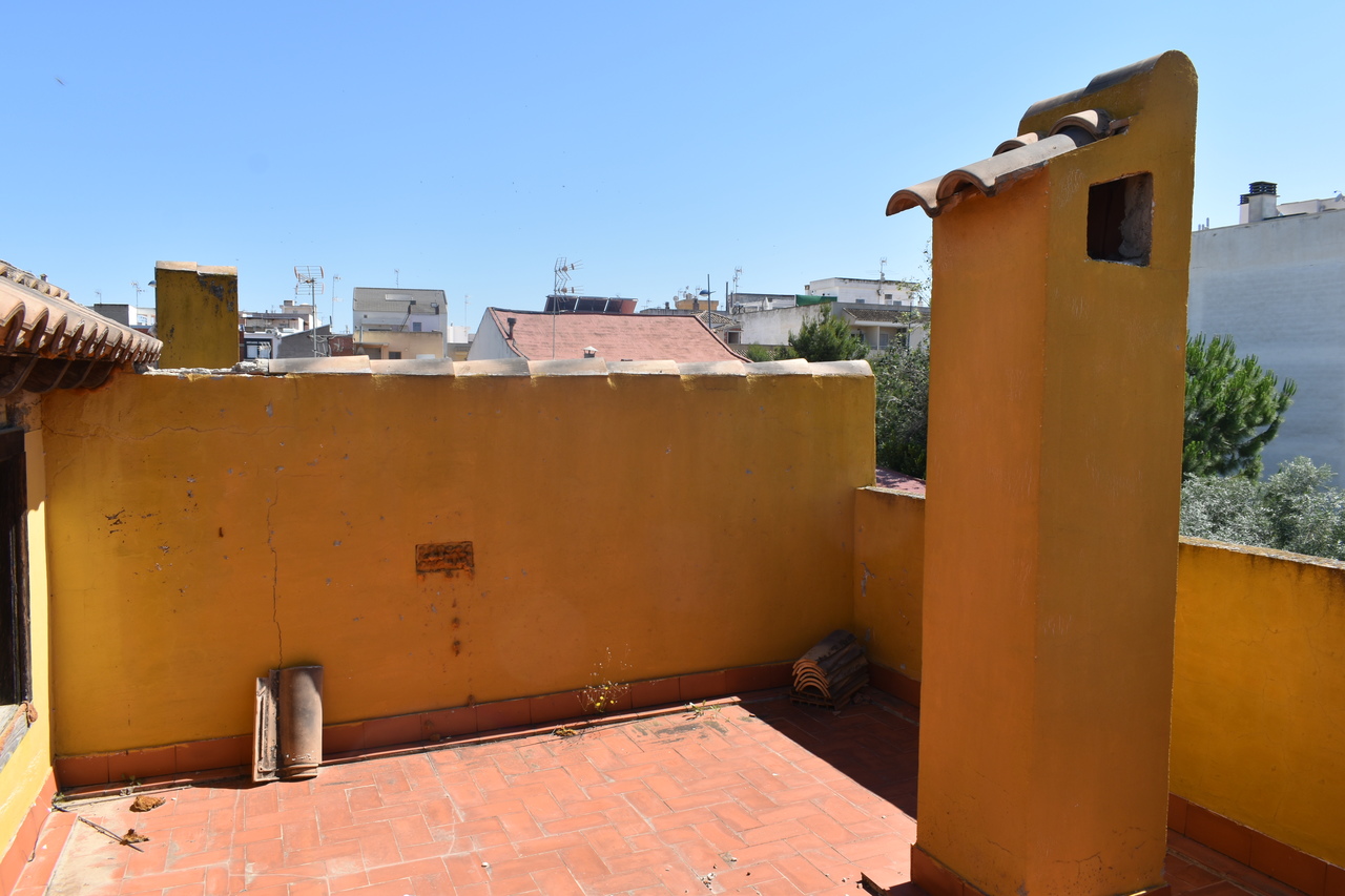 Master bedroom in villa for sale in Algorfa