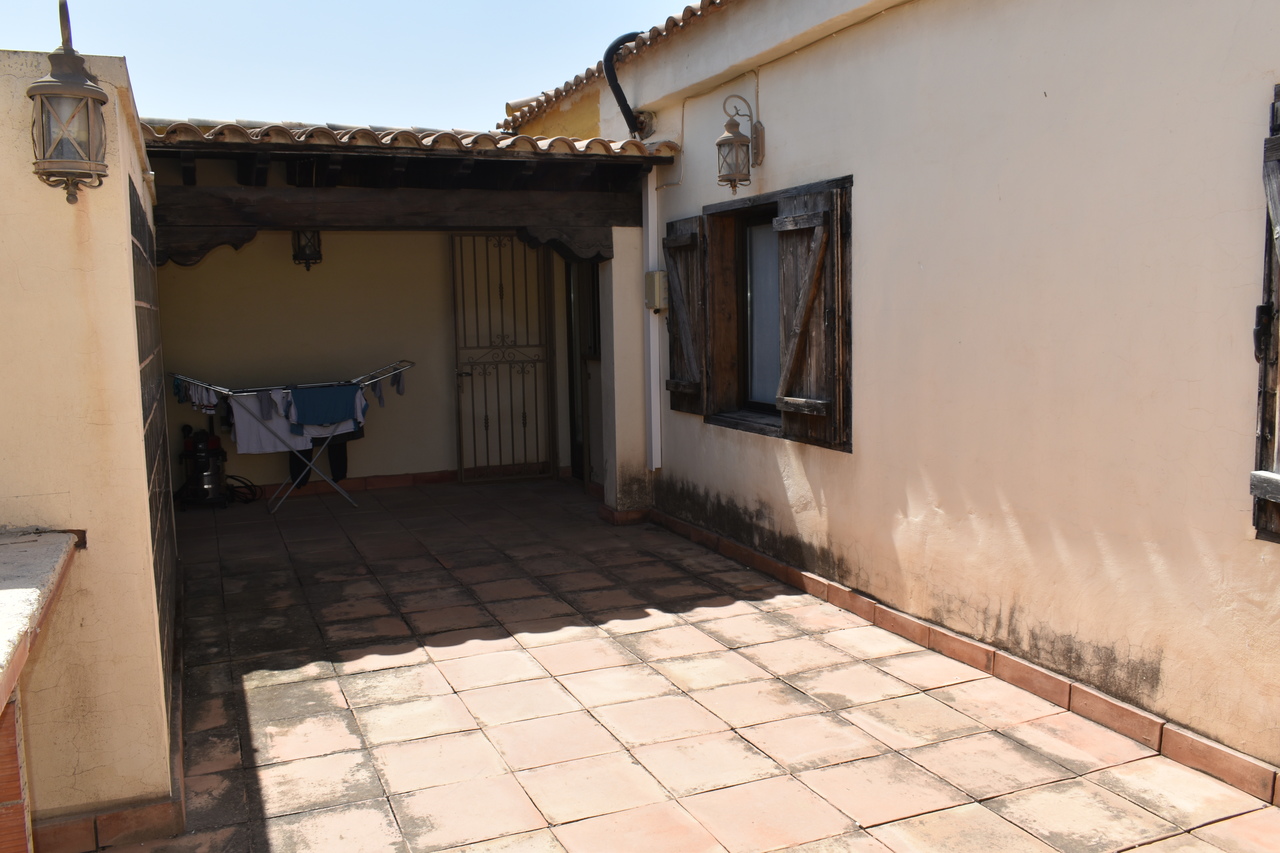 Pool area in villa for sale in Algorfa