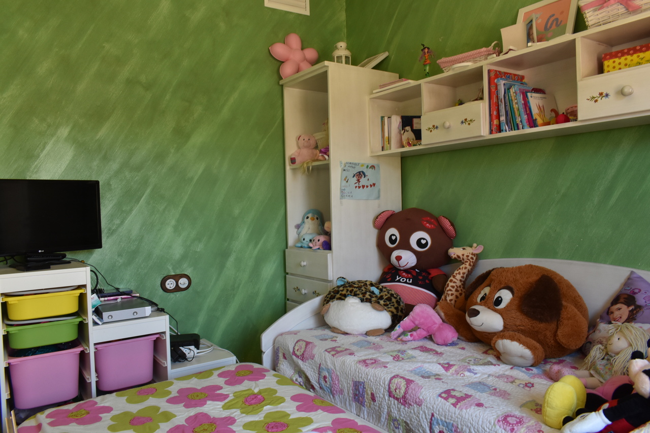 Master bedroom in villa for sale in Algorfa