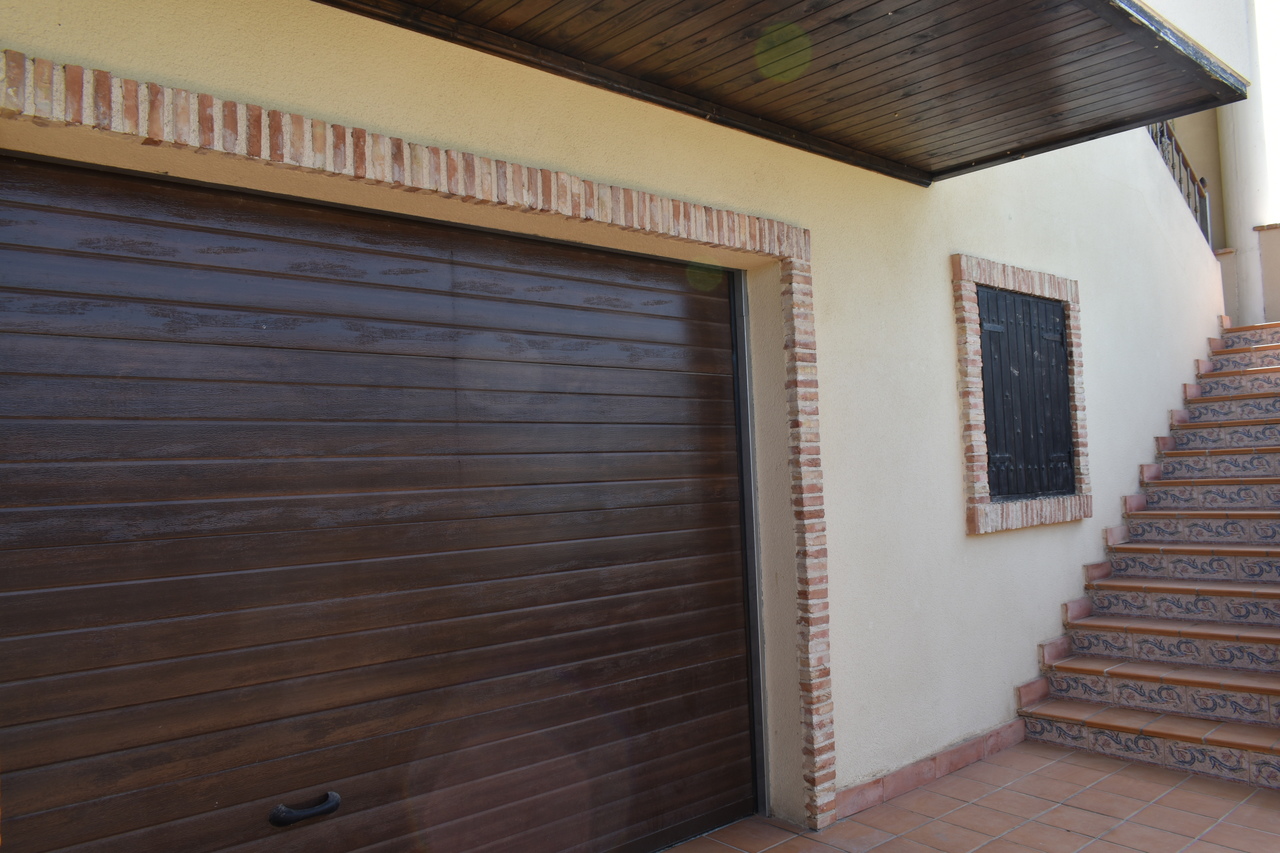 Pool area in villa for sale in Algorfa