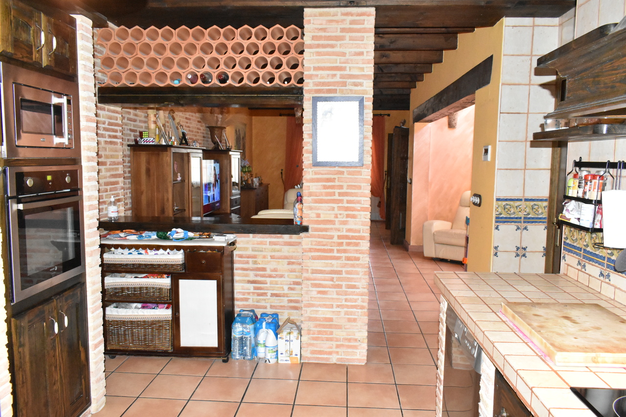 Bedroom in villa for sale in Algorfa