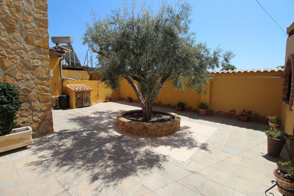 Bathroom in villa for sale in Bigastro