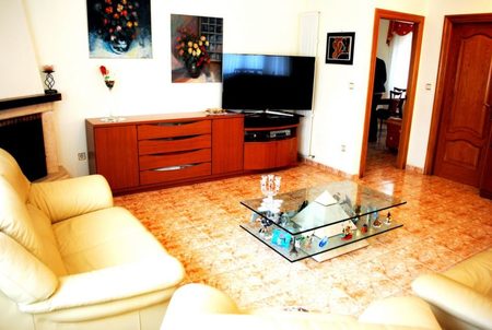 The property itself is situated on a very quiet road, each property having adequate privacy