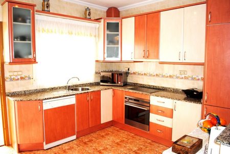 The property itself is situated on a very quiet road, each property having adequate privacy