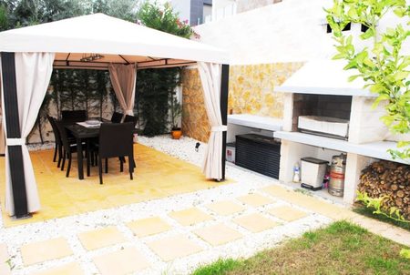The property itself is situated on a very quiet road, each property having adequate privacy