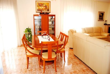 Garden in villa for sale in La Zenia