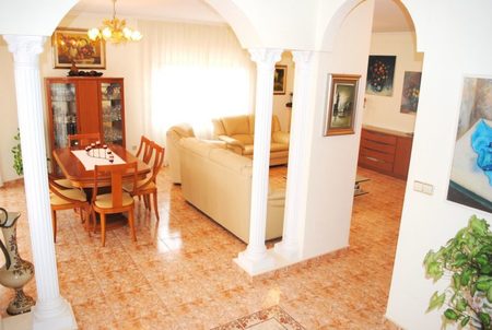 Dining area in villa for sale in La Zenia