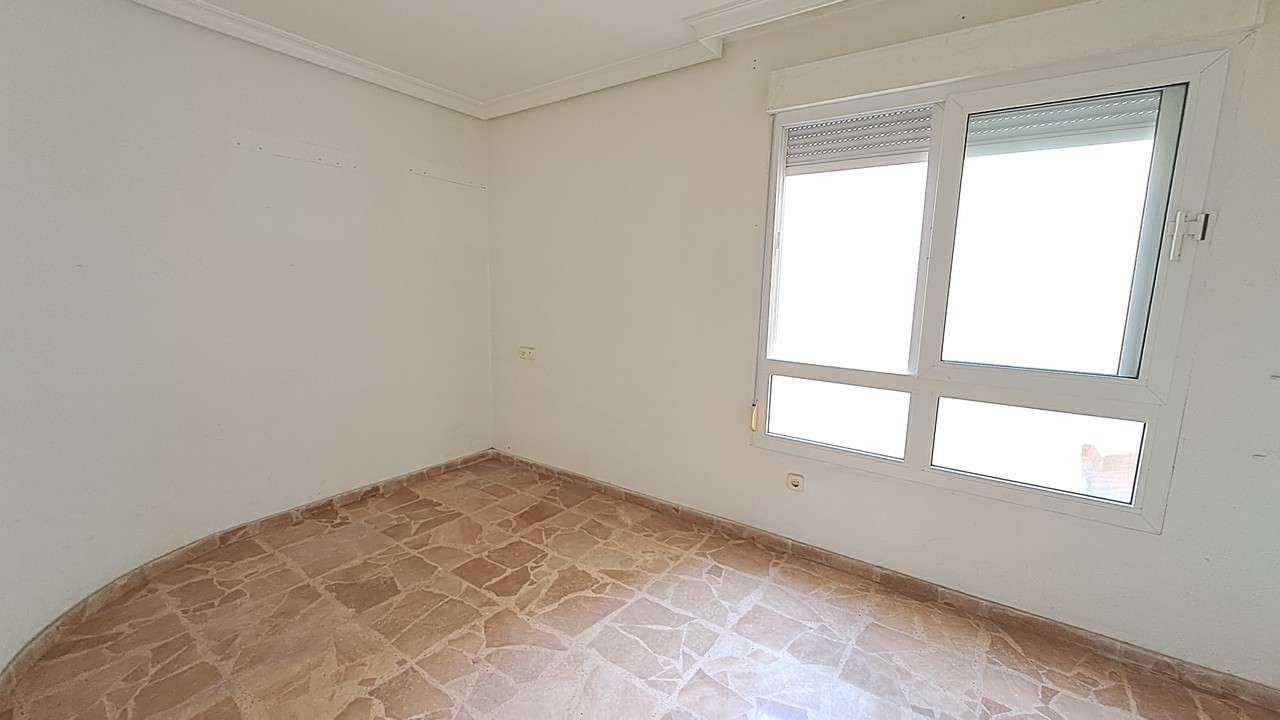 Master bedroom in apartment for sale in Torrevieja