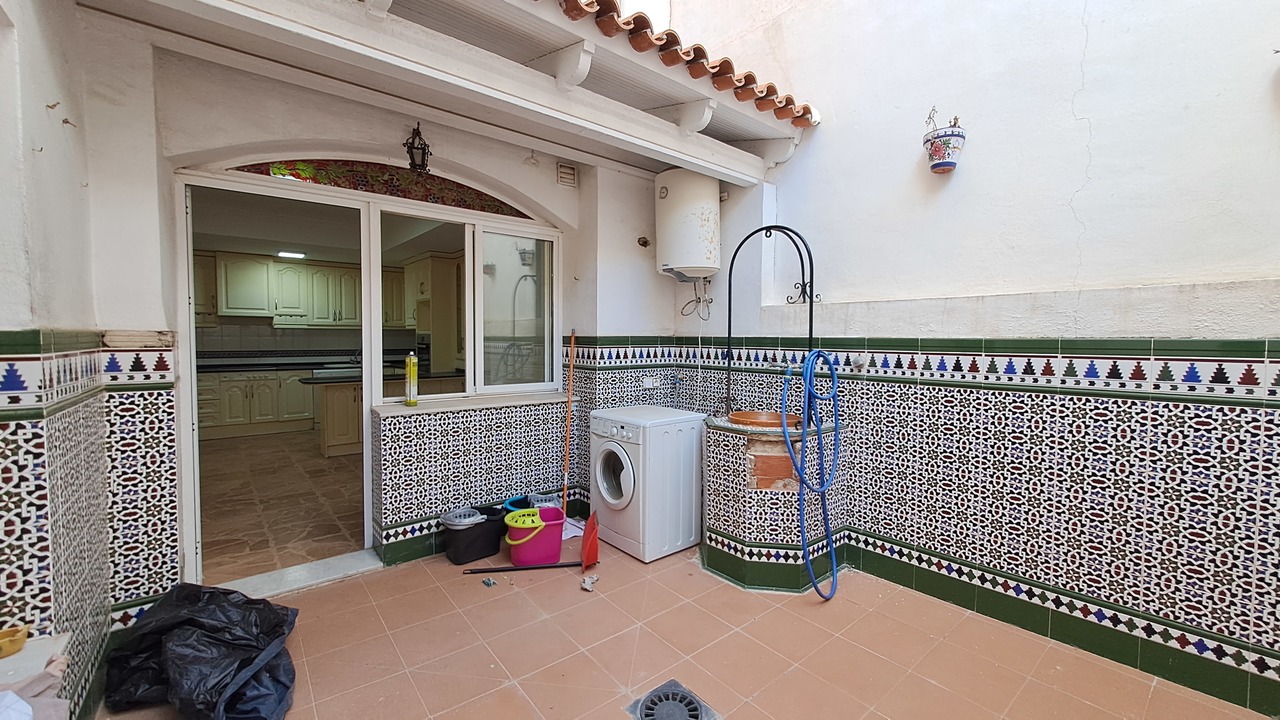 Bedroom in apartment for sale in Torrevieja
