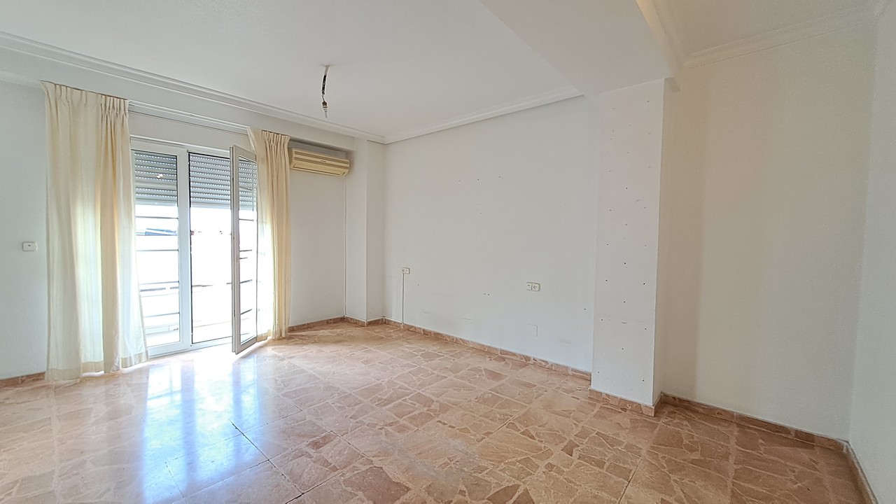 Terrace in apartment for sale in Torrevieja
