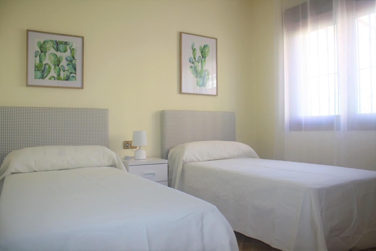 Bedroom in villa for sale in Los Altos