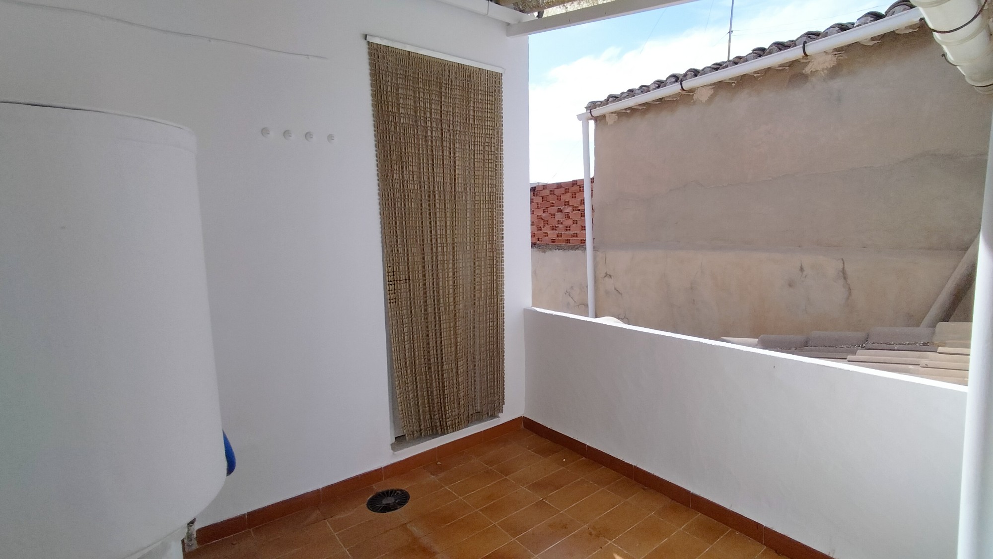Bedroom in terraced for sale in Sax