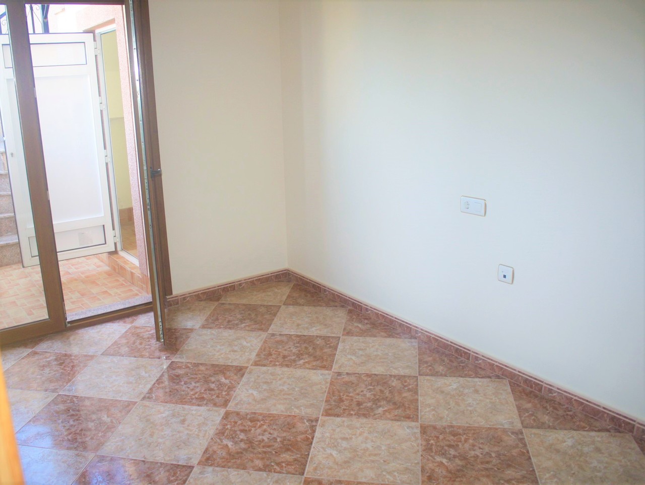 Exterior view in terraced for sale in Los Altos