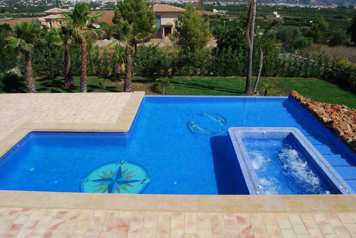 Luxury villa for sale near the beach in Javea , fantastic modern building , has three bedrooms , fou