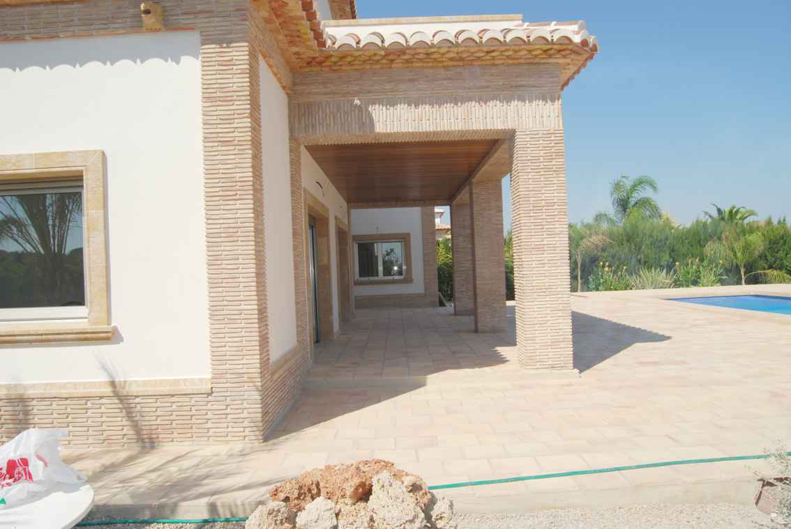Garden in villa for sale in javea