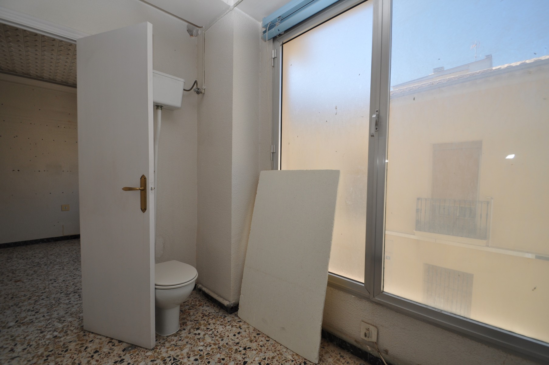 Bathroom in apartment for sale in Pinoso