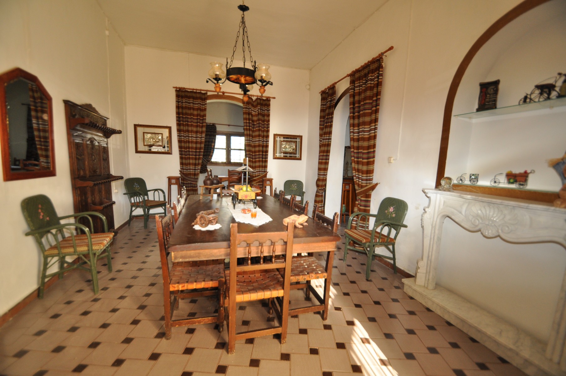 Dining area in villa for sale in Fortuna