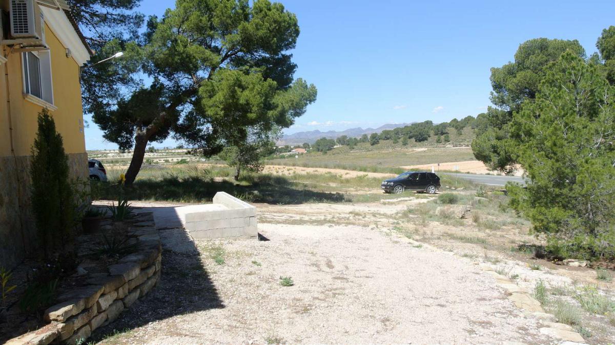 Master bedroom in villa for sale in Jumilla