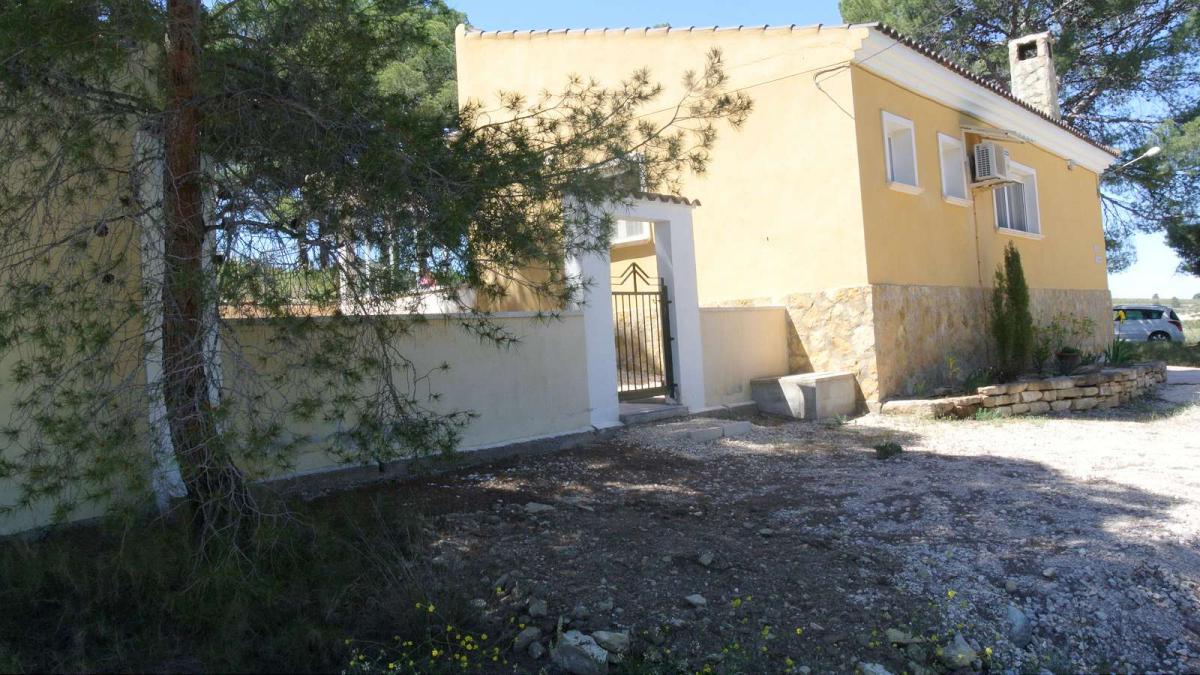 Bathroom in villa for sale in Jumilla