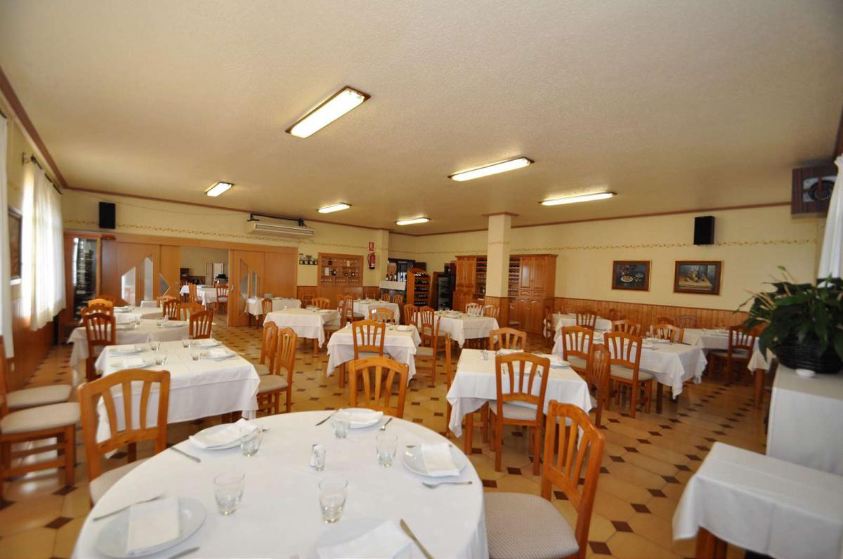 A superb business opportunity to purchase a thriving restaurant and bar in a quaint Spanish village