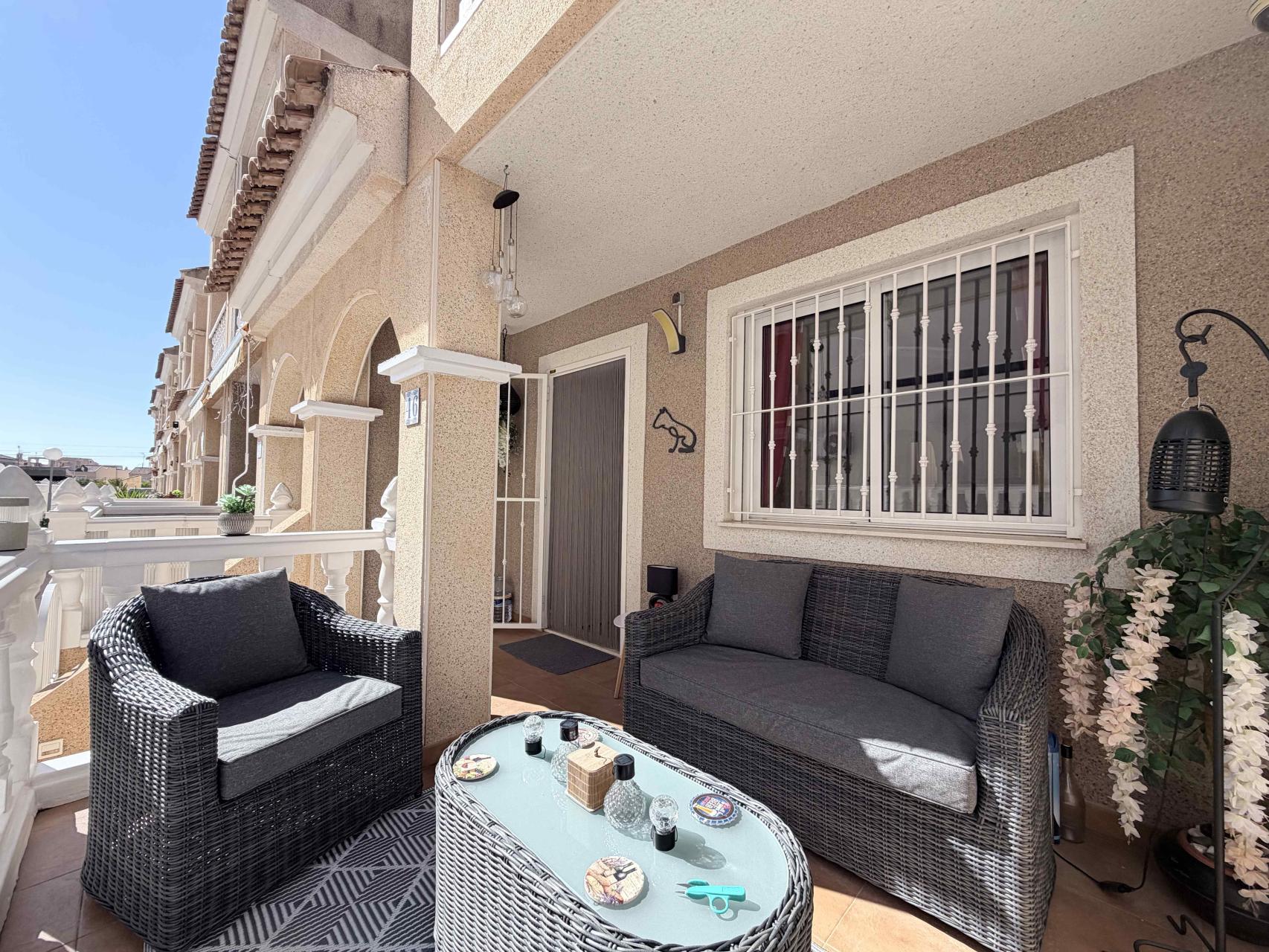 Your ideal home awaits in Los Almendros-La Florida, in the beautiful Orihuela Costa