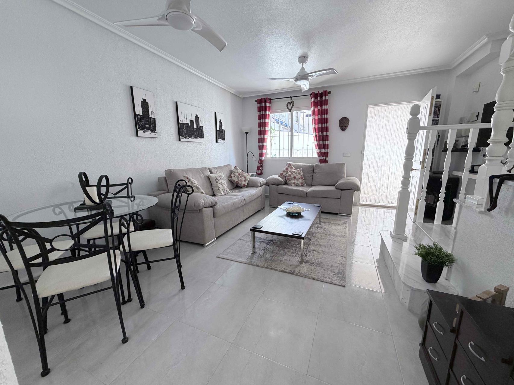 Dining area in terraced for sale in Orihuela Costa