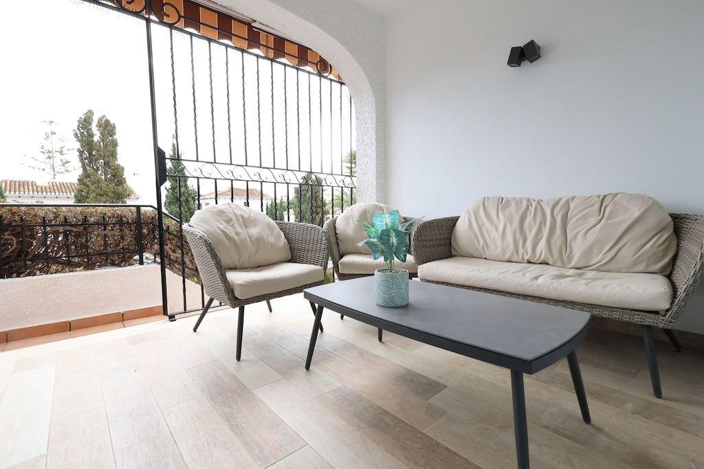 Dining area in duplex for sale in Cabo Roig