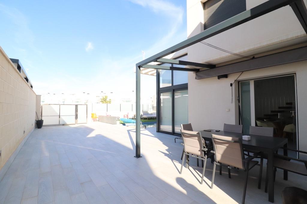 Bedroom in villa for sale in Orihuela Costa