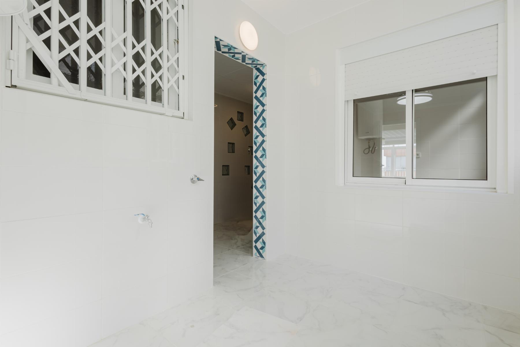 Bathroom in apartment for sale in Torrevieja